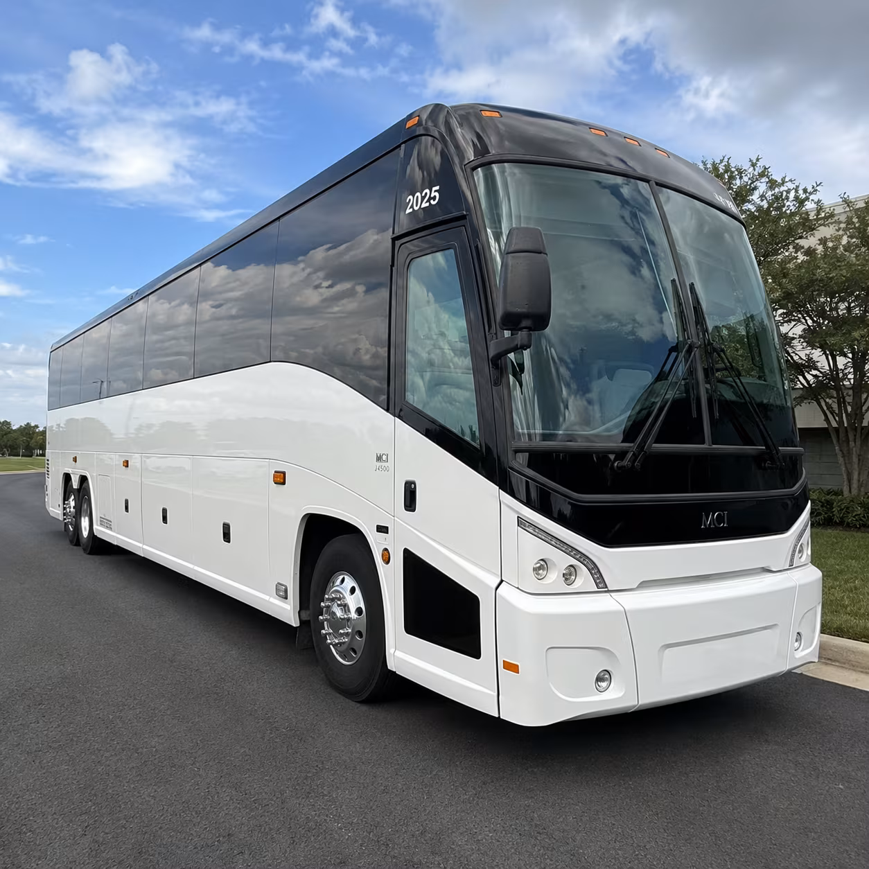 charter buses to the minneapolis convention center and twin cities corporate venues